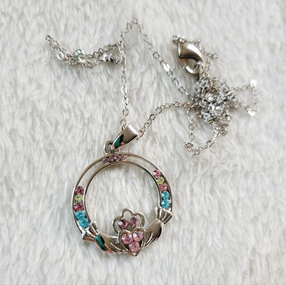 Solvar | NWOT Elegant Silver Tone Multicolor Crystal Claddagh Pendant Necklace - Picture 8 of 8